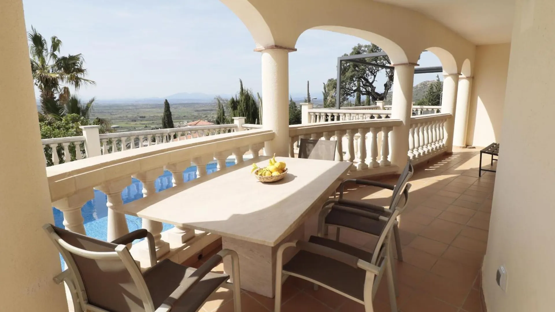 Casa de Férias Disfruta De Esta Casa Con Fantasticas Vistas, Piscina Y Jardin Privado Situada En Can Isaac, Palau Saverdera, Costa Brava - Es-366-6
