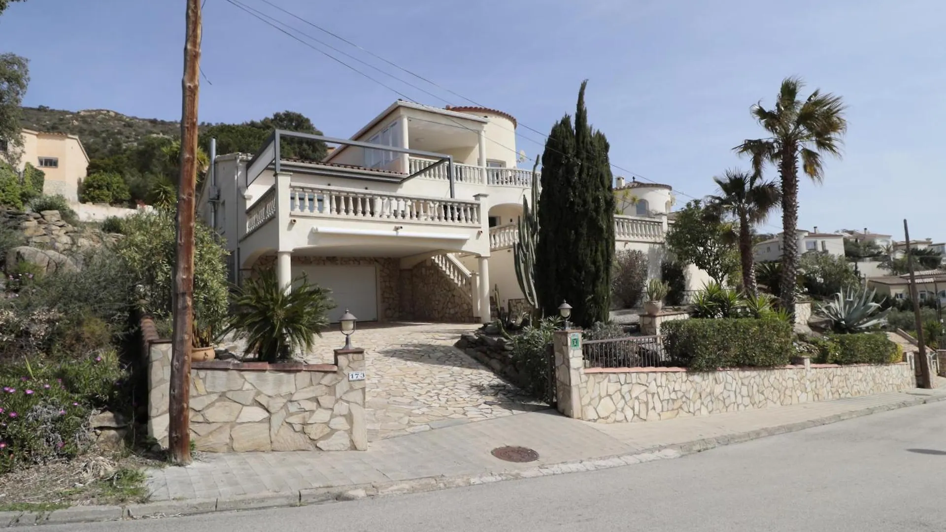 Disfruta De Esta Casa Con Fantasticas Vistas, Piscina Y Jardin Privado Situada En Can Isaac, Palau Saverdera, Costa Brava - Es-366-6 0*,  Spanien